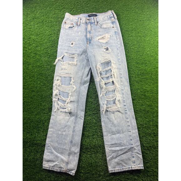 Aeropostale Womens Mom Jeans Light Wash Distressed High Rise Sz 2R Ripped Knees - Picture 1 of 12
